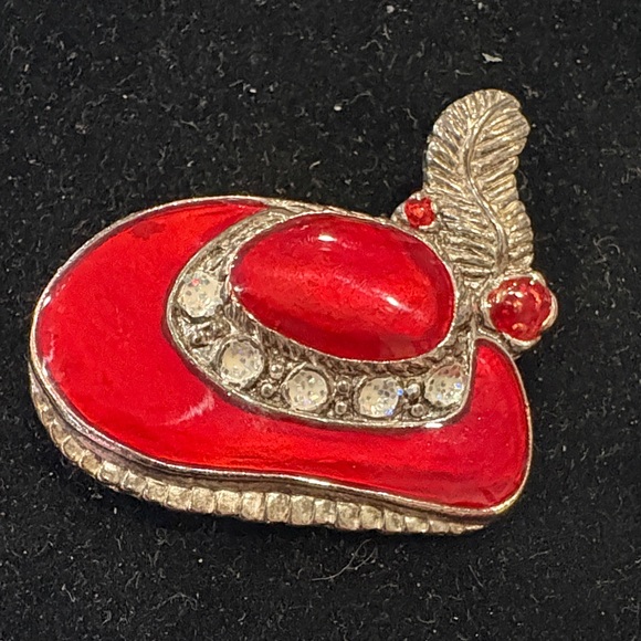 Elegant Red Hat Brooch Set - Picture 6 of 7